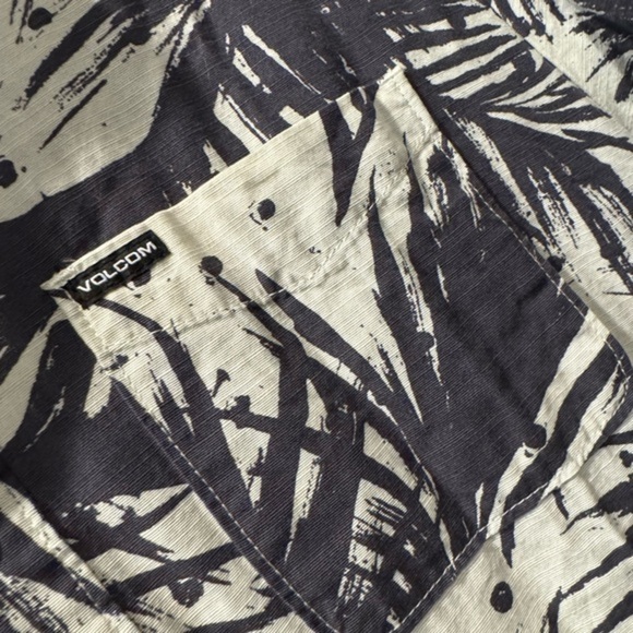 Volcom Modern Fit 100% Cotton Shirt – Palm Tree‎ Print – Navy/Linen – Size Large - Picture 3 of 6